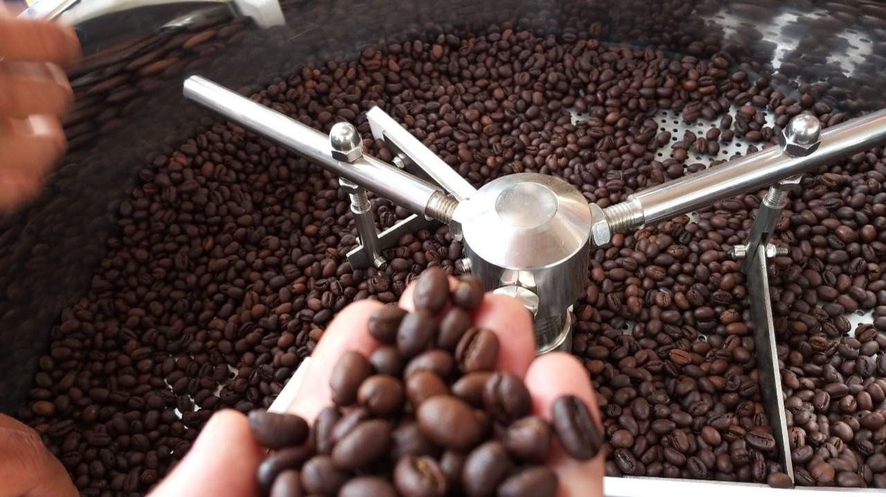639208256360428343_vietnam roasted coffee beans 12.jpg